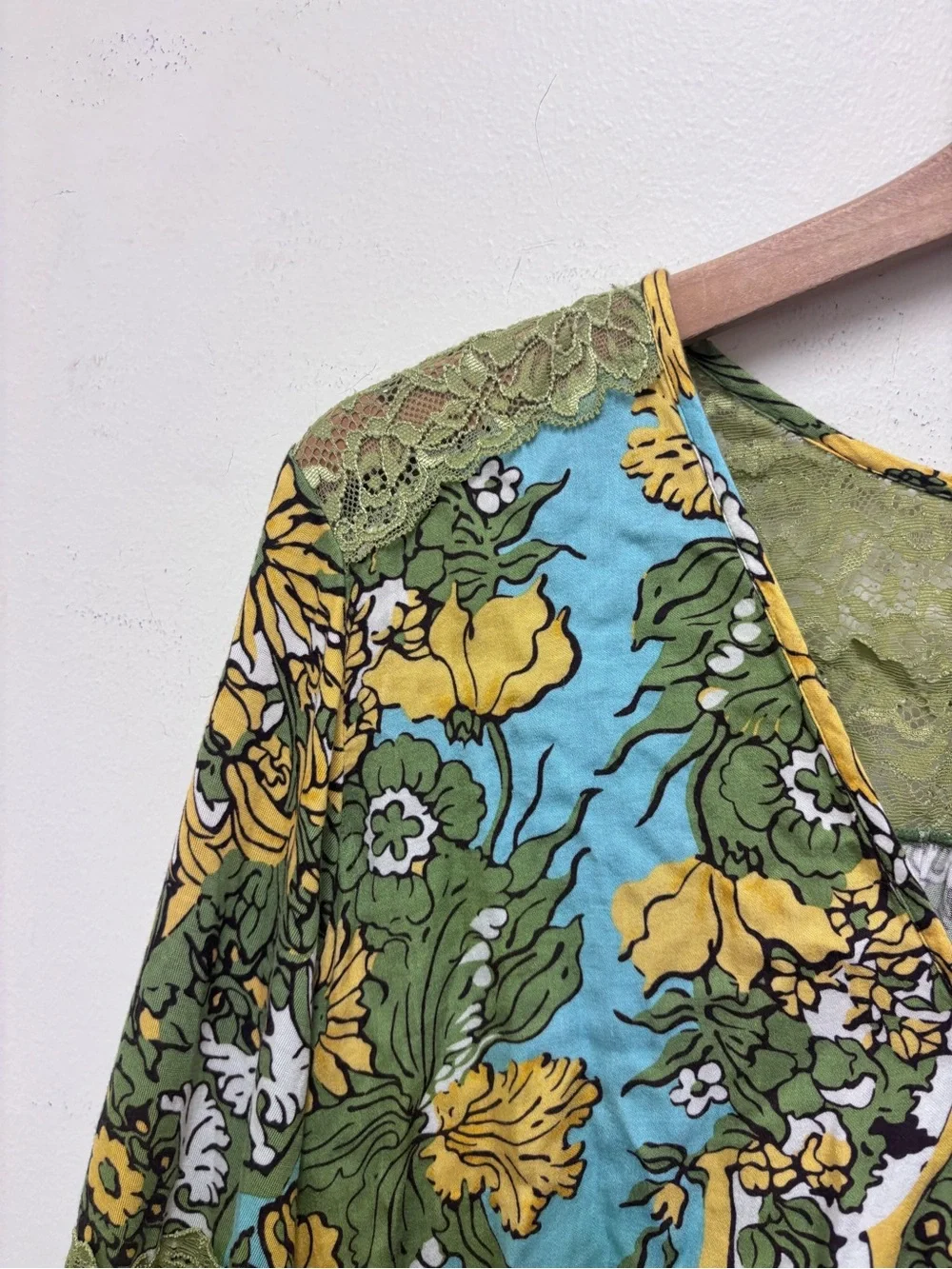 Tiny Anthropologie Long Sleeve Printed V Neck Top